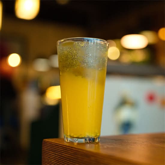 Passion Fruit Iced Tea 百香冰茶